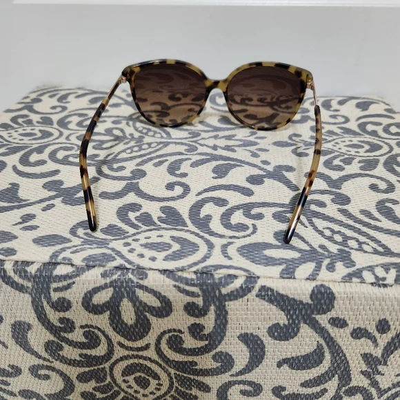 SOLD Kate Spade Shawna Tortoise Sunglasses - Picture 6 of 6